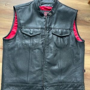 415 Club Style leather vest with red lining. Like NEW condition!